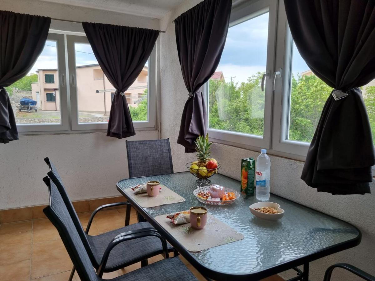 Apartmani 'Cvit' Karlobag Ngoại thất bức ảnh