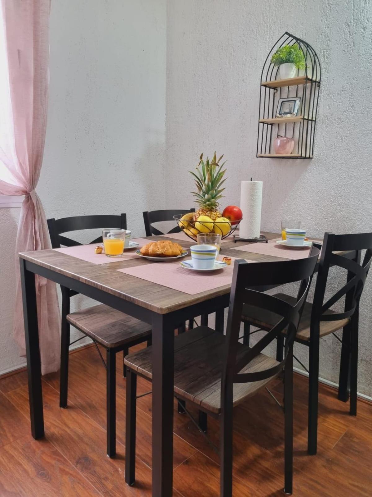 Apartmani 'Cvit' Karlobag Ngoại thất bức ảnh