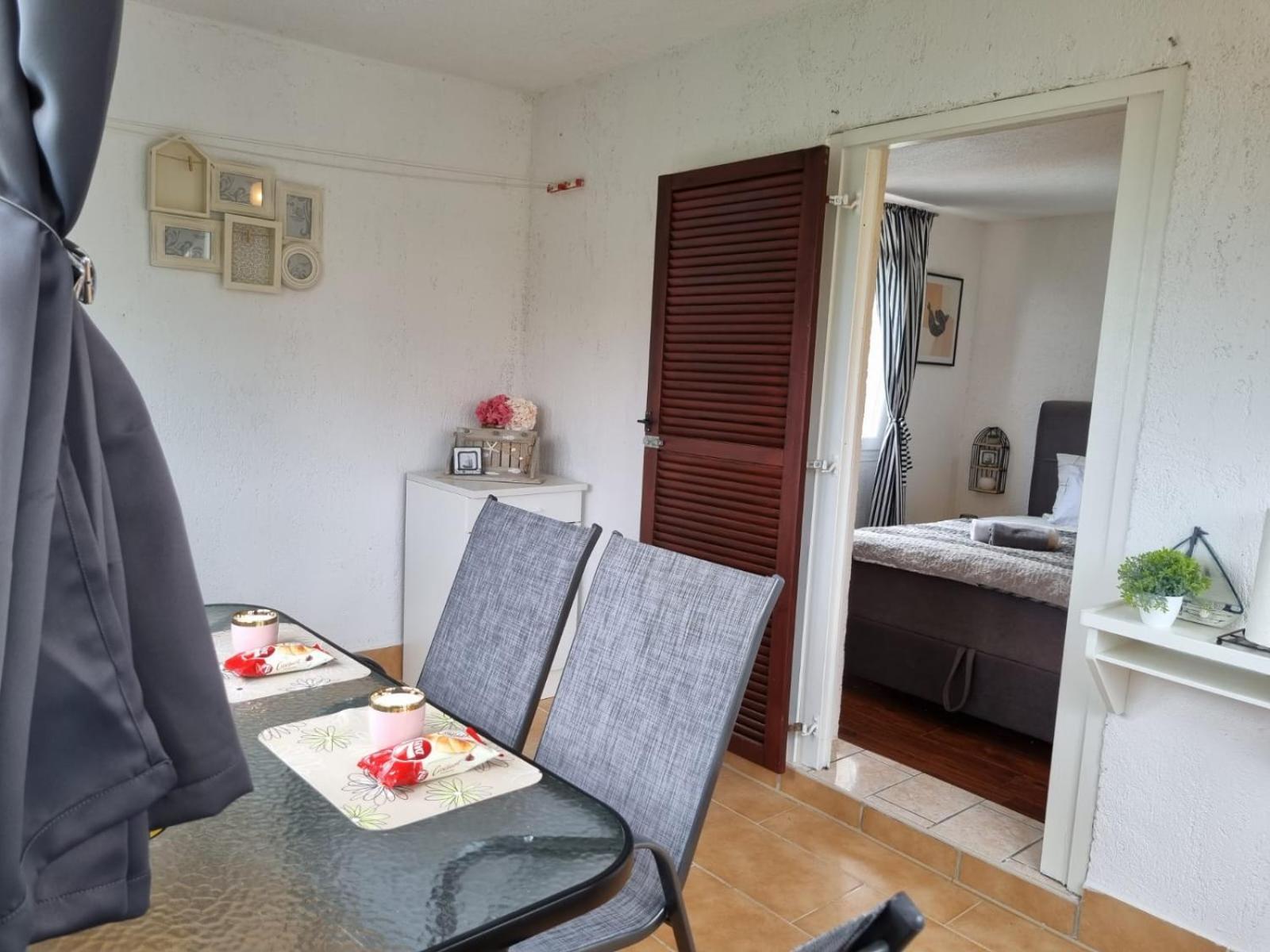Apartmani 'Cvit' Karlobag Ngoại thất bức ảnh